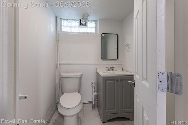 25246 Hayes Road, Roseville, MI 48066