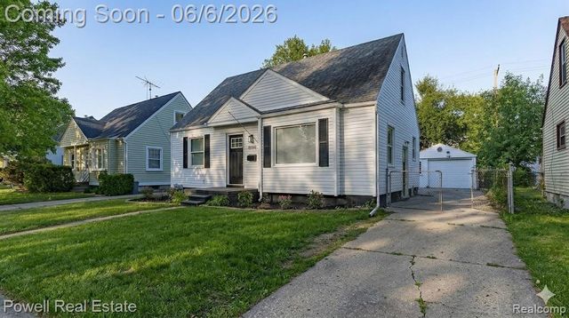 25246 Hayes Road, Roseville, MI 48066