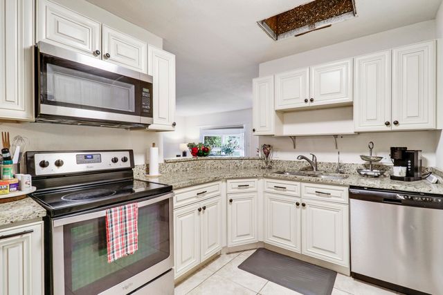 5924 SE Orange Blossom Trail, Hobe Sound, FL 33455