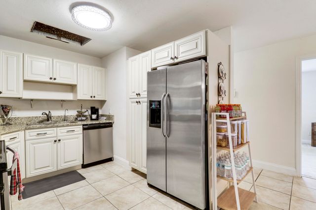 5924 SE Orange Blossom Trail, Hobe Sound, FL 33455