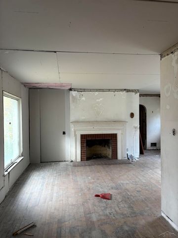 2525 Begole Street, Flint, MI 48504