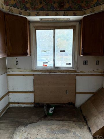 2525 Begole Street, Flint, MI 48504