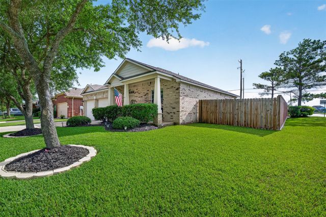 3209 Lone Trail Drive S, Texas City, TX 77591