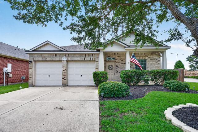 3209 Lone Trail Drive S, Texas City, TX 77591