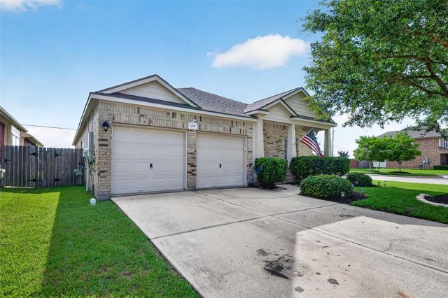 3209 Lone Trail Drive S, Texas City, TX 77591