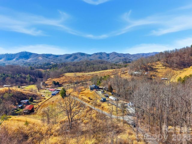 99999 Morgan Branch Road, Marshall, NC 28753