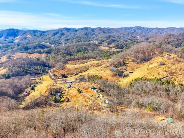 99999 Morgan Branch Road, Marshall, NC 28753