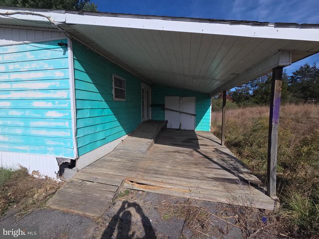 2500 BEAVER RUN RD, Burlington, WV 26710