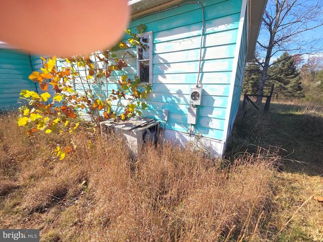 2500 BEAVER RUN RD, Burlington, WV 26710