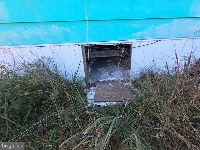 2500 BEAVER RUN RD, Burlington, WV 26710