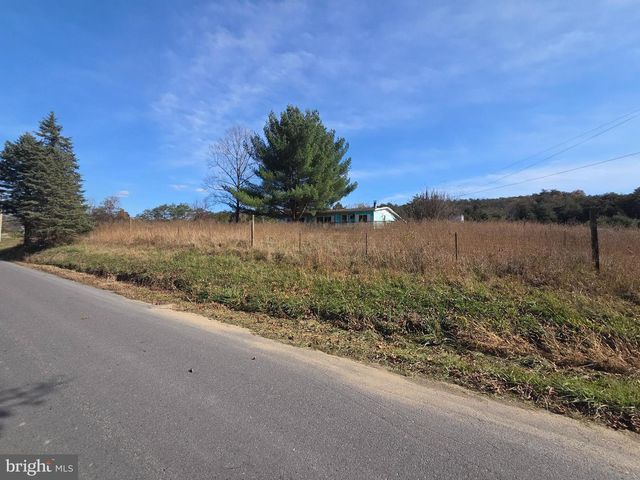 2500 BEAVER RUN RD, Burlington, WV 26710