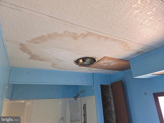 2500 BEAVER RUN RD, Burlington, WV 26710