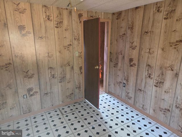 2500 BEAVER RUN RD, Burlington, WV 26710