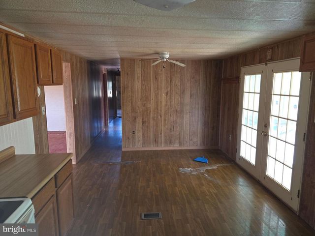 2500 BEAVER RUN RD, Burlington, WV 26710