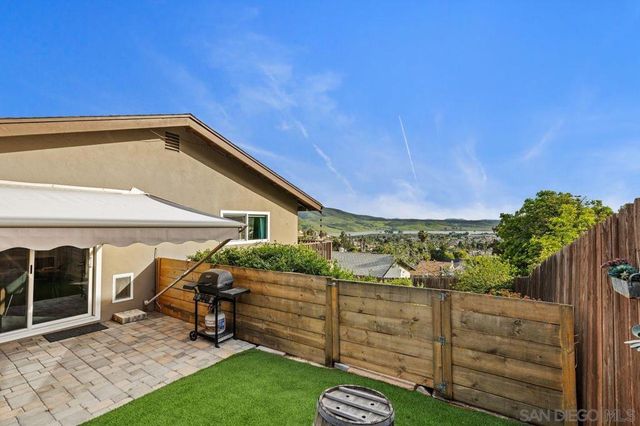 9545 Chestnut St, Spring Valley, CA 91977