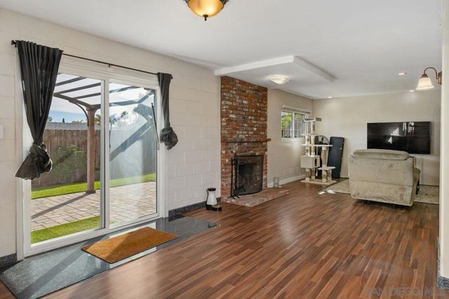 9545 Chestnut St, Spring Valley, CA 91977