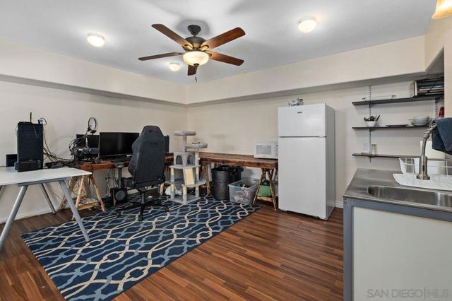 9545 Chestnut St, Spring Valley, CA 91977