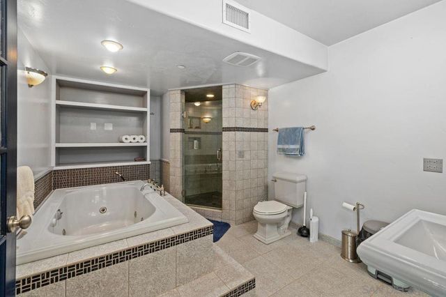 9545 Chestnut St, Spring Valley, CA 91977