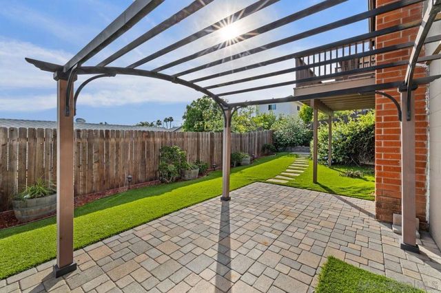 9545 Chestnut St, Spring Valley, CA 91977