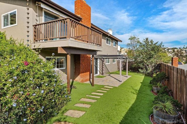 9545 Chestnut St, Spring Valley, CA 91977