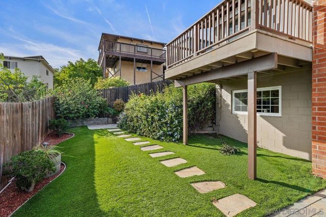 9545 Chestnut St, Spring Valley, CA 91977