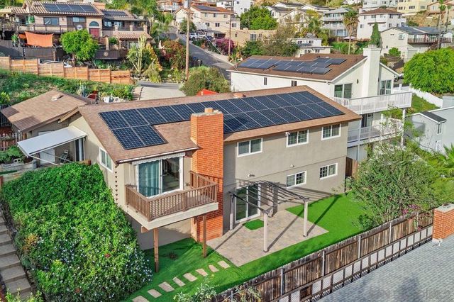 9545 Chestnut St, Spring Valley, CA 91977