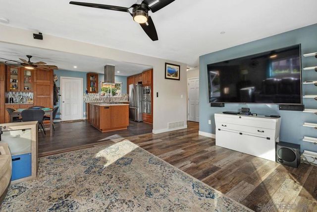 9545 Chestnut St, Spring Valley, CA 91977