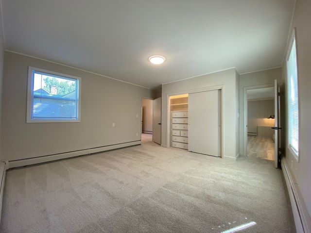 46 Crosby St, Webster, MA 01570