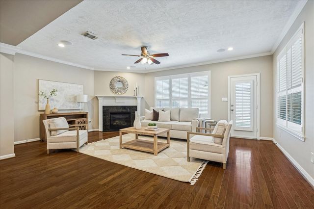 1327 Ella Place, Houston, TX 77008