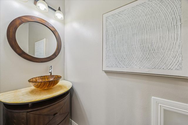 1327 Ella Place, Houston, TX 77008