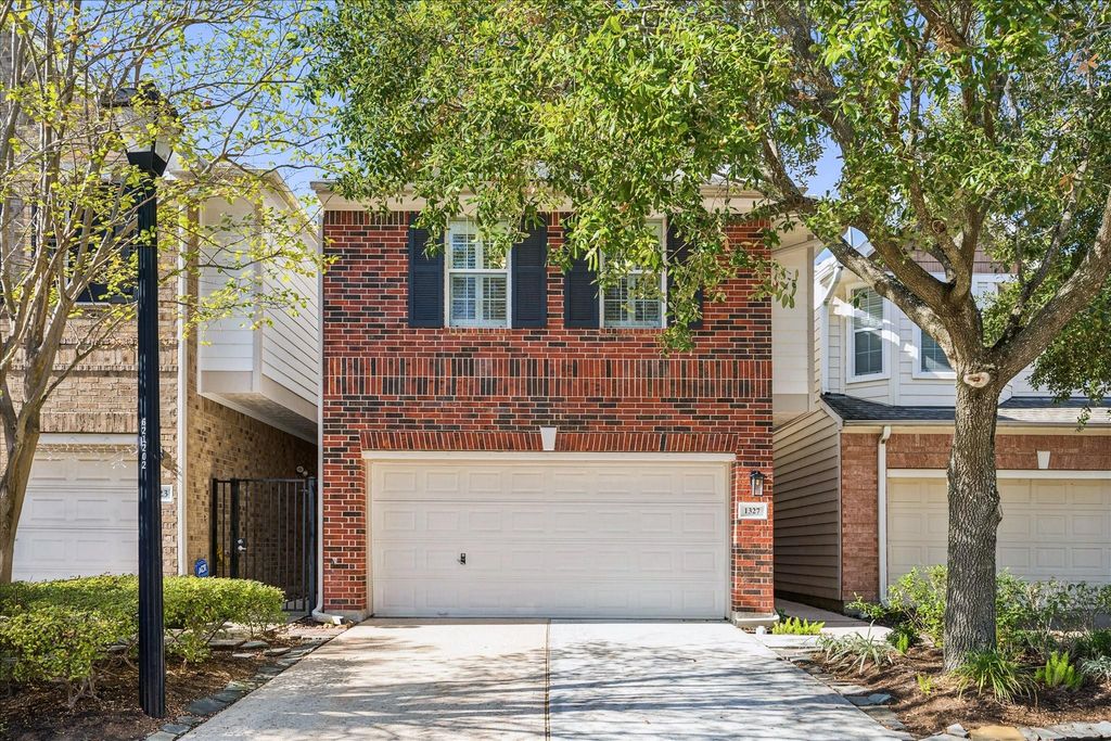 1327 Ella Place, Houston, TX 77008