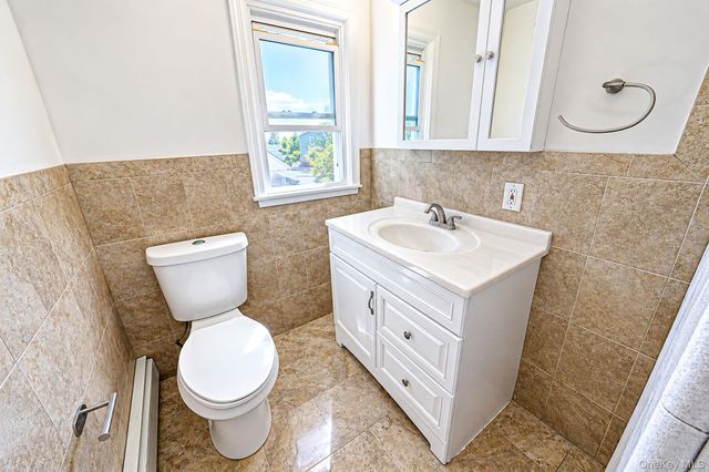 745 Anderson Avenue, Franklin Square, NY 11010