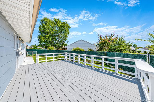 745 Anderson Avenue, Franklin Square, NY 11010