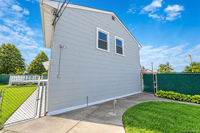 745 Anderson Avenue, Franklin Square, NY 11010