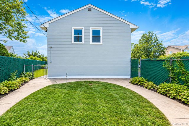745 Anderson Avenue, Franklin Square, NY 11010