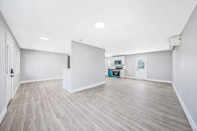 745 Anderson Avenue, Franklin Square, NY 11010