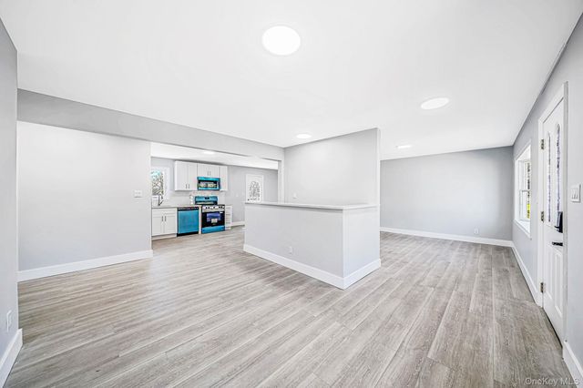 745 Anderson Avenue, Franklin Square, NY 11010