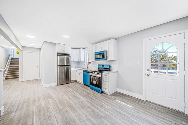 745 Anderson Avenue, Franklin Square, NY 11010