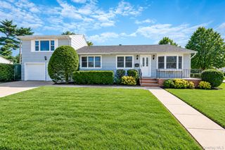 745 Anderson Avenue, Franklin Square, NY 11010