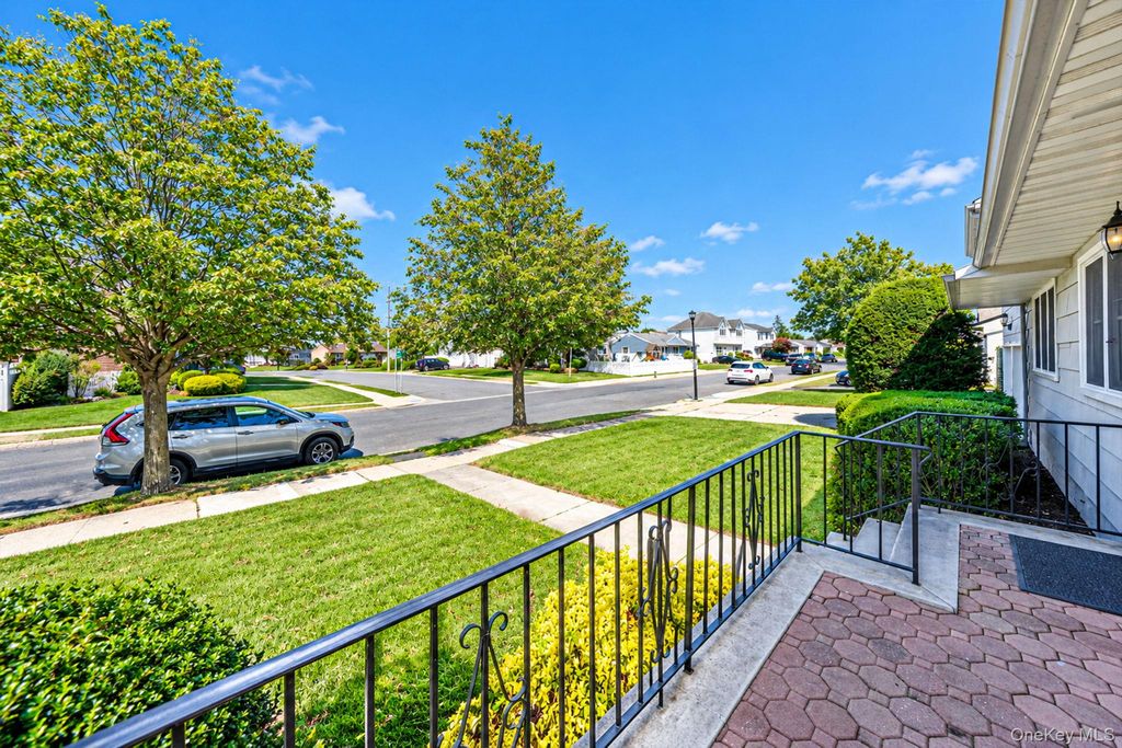 745 Anderson Avenue, Franklin Square, NY 11010 — photo 4