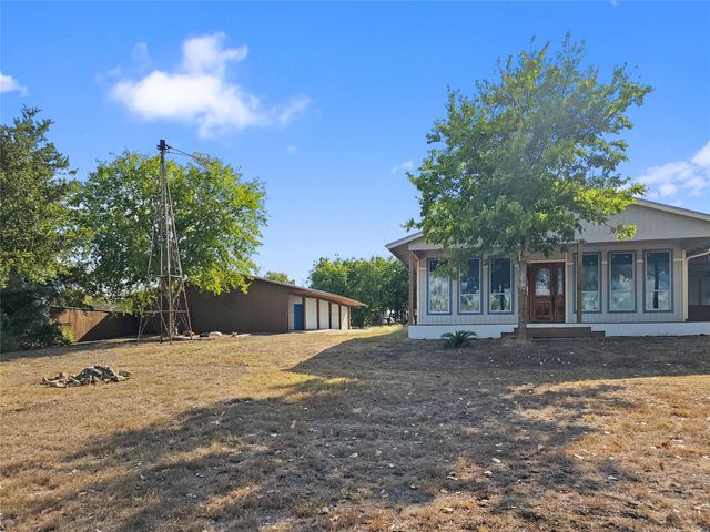 8819 Saddle CIR, Buda, TX 78610