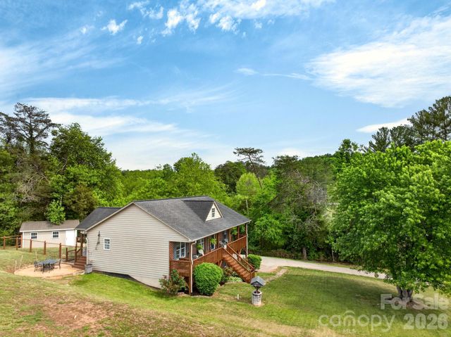 3680 Rocky Road, Lenoir, NC 28645