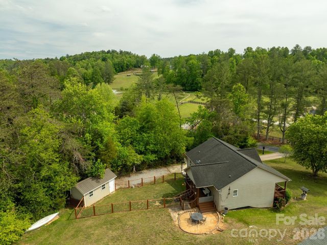 3680 Rocky Road, Lenoir, NC 28645