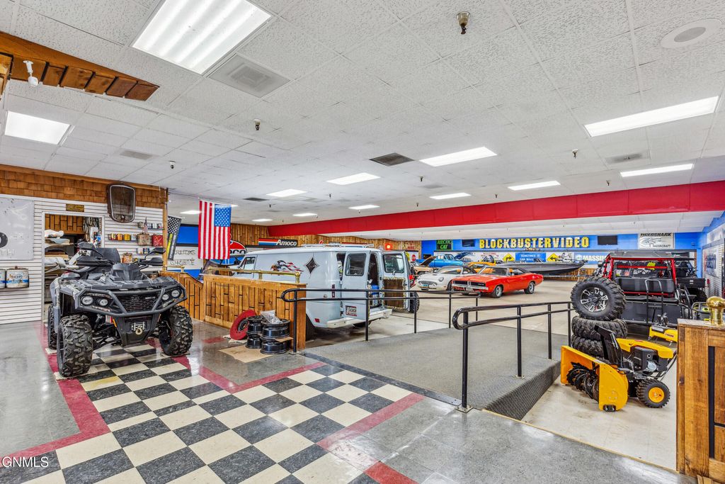 417 24th Street SW, Jamestown, ND 58401 photo 3