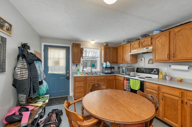 479 Lake Avenue, Manchester, NH 03103