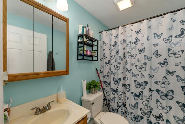 479 Lake Avenue, Manchester, NH 03103