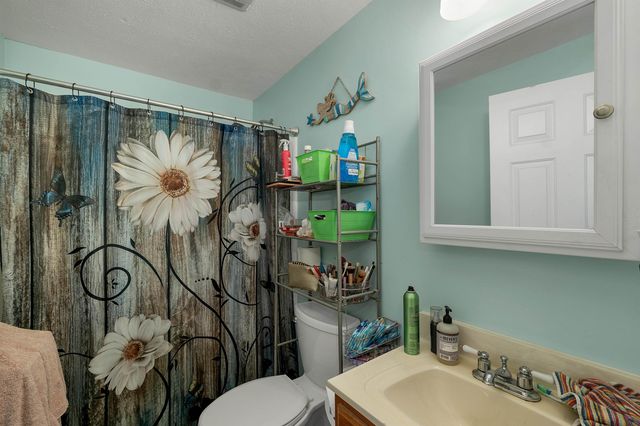 479 Lake Avenue, Manchester, NH 03103