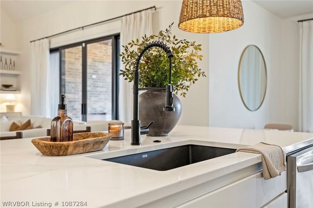 2015 Queensbury Way, Fort Smith, AR 72908