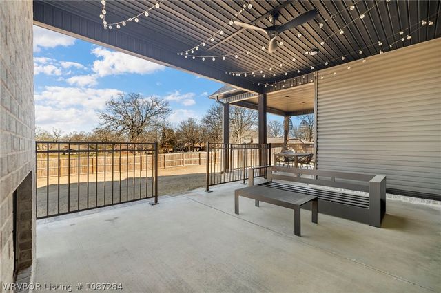 2015 Queensbury Way, Fort Smith, AR 72908