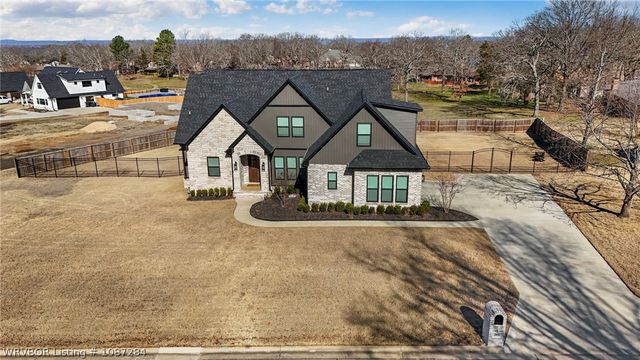 2015 Queensbury Way, Fort Smith, AR 72908